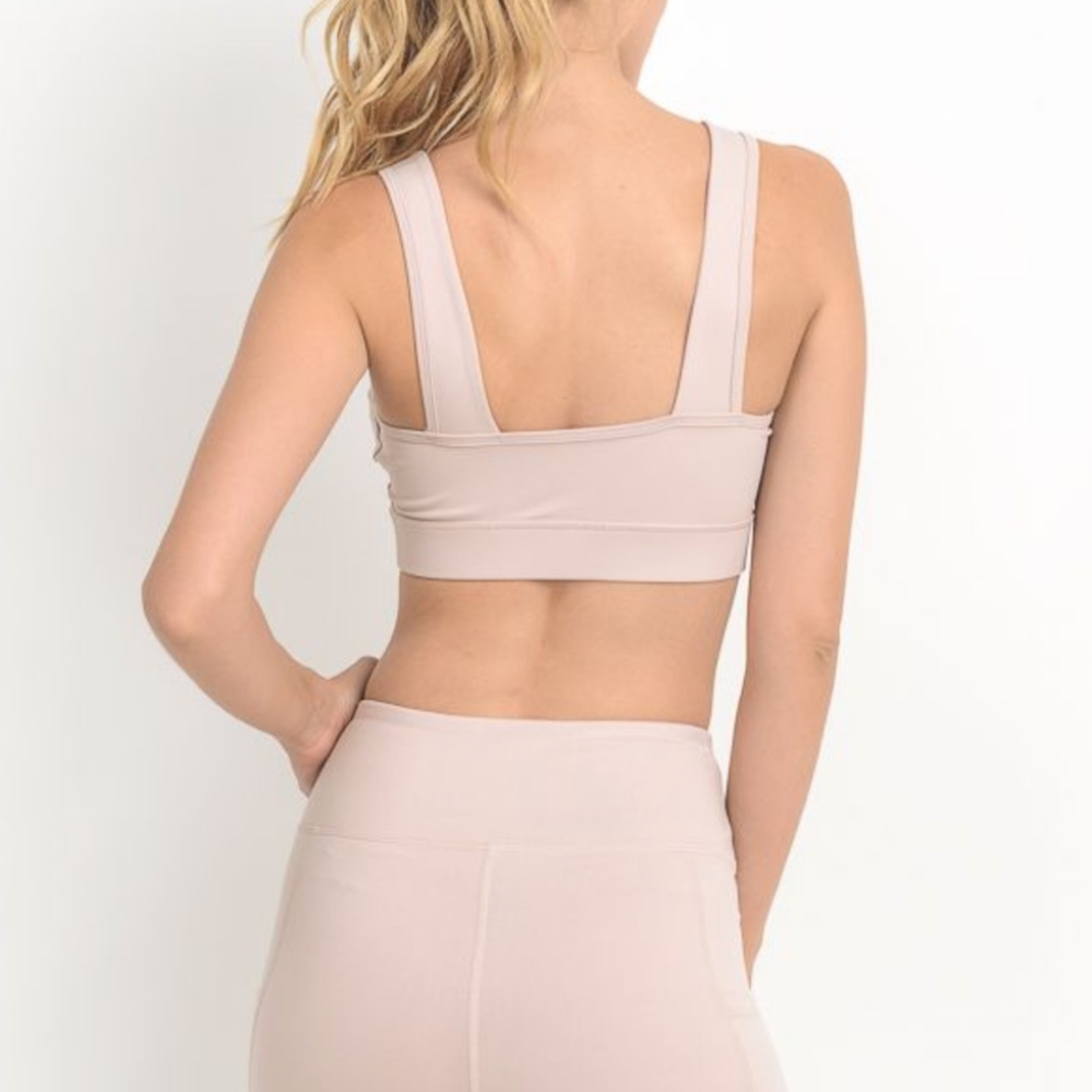 women's blush twist front cutout sports bra - Picture 3 of 4